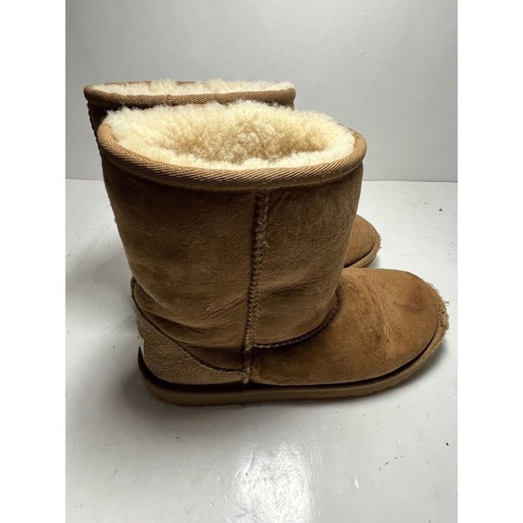 Ugg Classic Short Winter Boots Chestnut Suede Size 5 Preteen Youth Kids - Picture 2 of 9